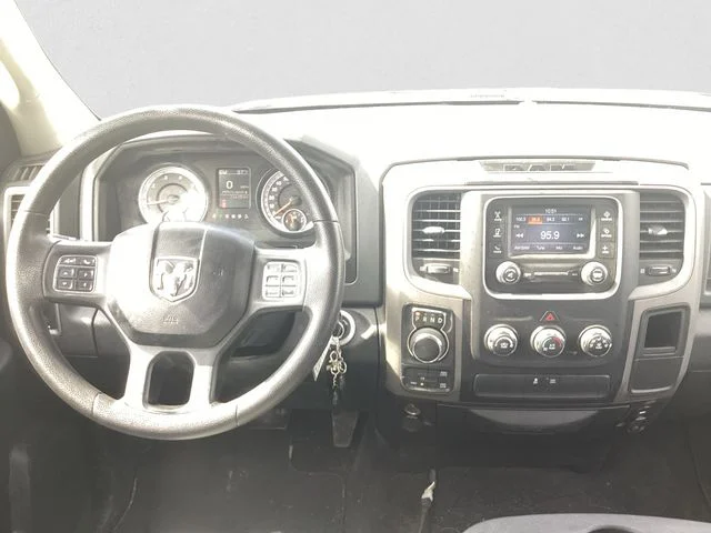 Used 2015 Bright White Clearcoat Ram Express image 10