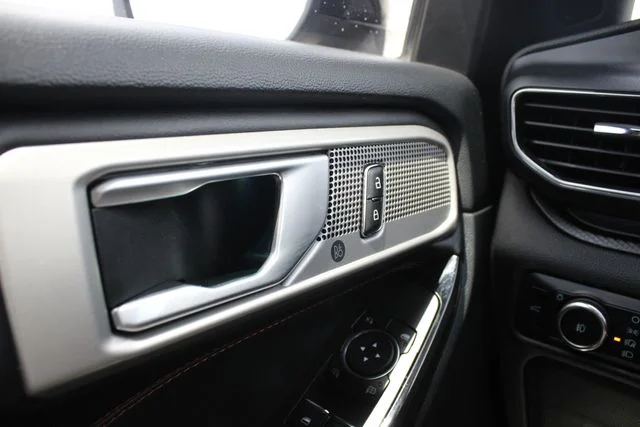 Used 2023 Gray Ford ST-Line image 7