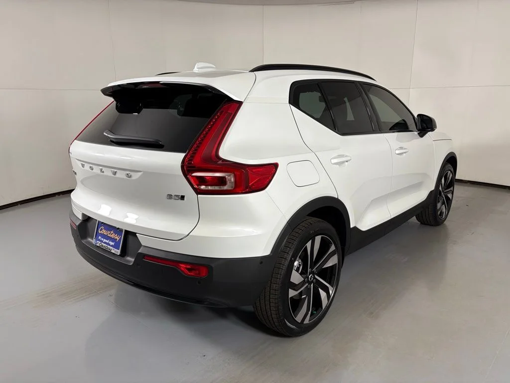 2026 Volvo XC40 Ultra - Photo 8