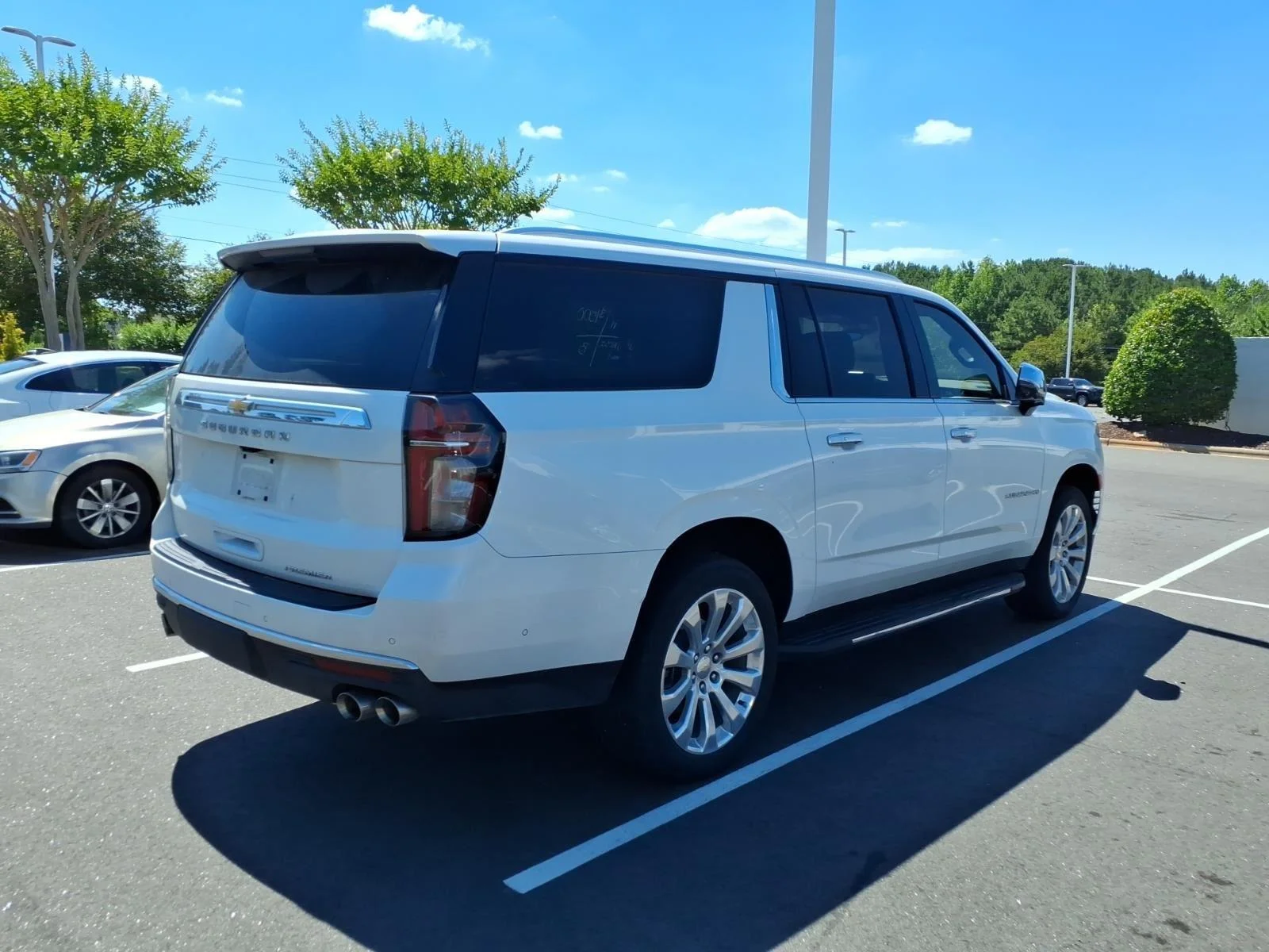 Used 2024 Iridescent Pearl Tricoat Chevrolet Premier image 5