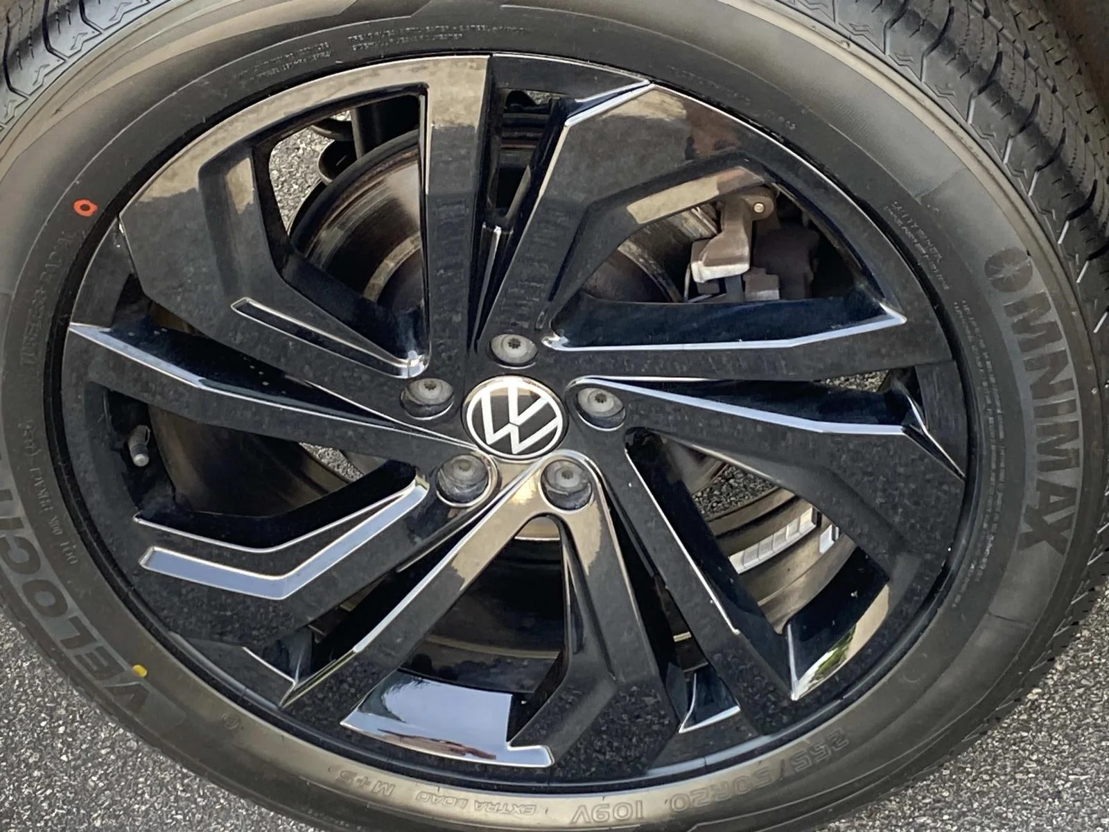 Certified Used 2023 Pure White Volkswagen 3.6L V6 SE w/Technology 4MOTION image 28