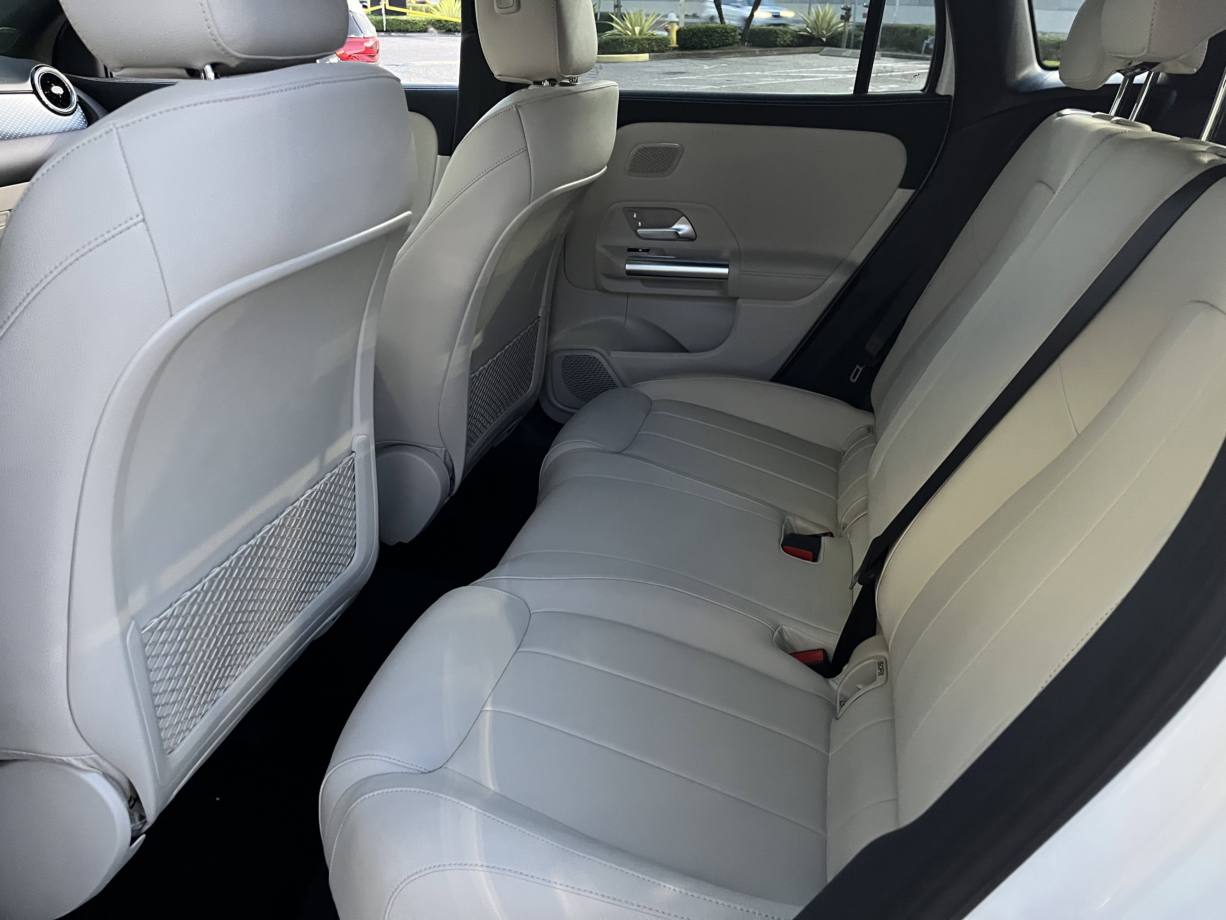 New 2026 POLAR WHITE Mercedes-Benz GLA 250 image 17