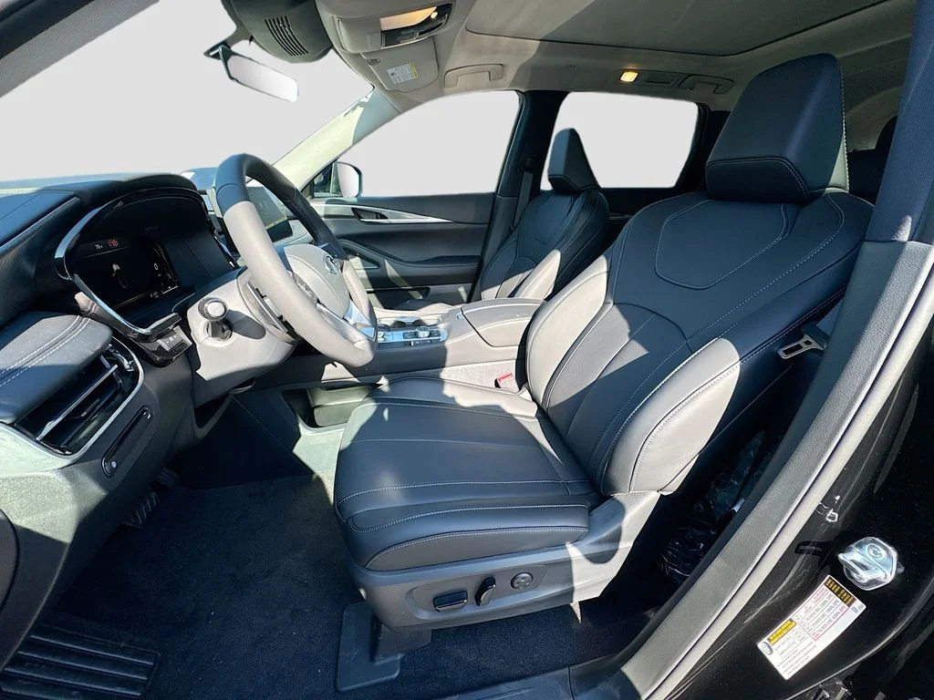 New 2027 BLACK OBSIDIAN INFINITI Pure FWD image 21