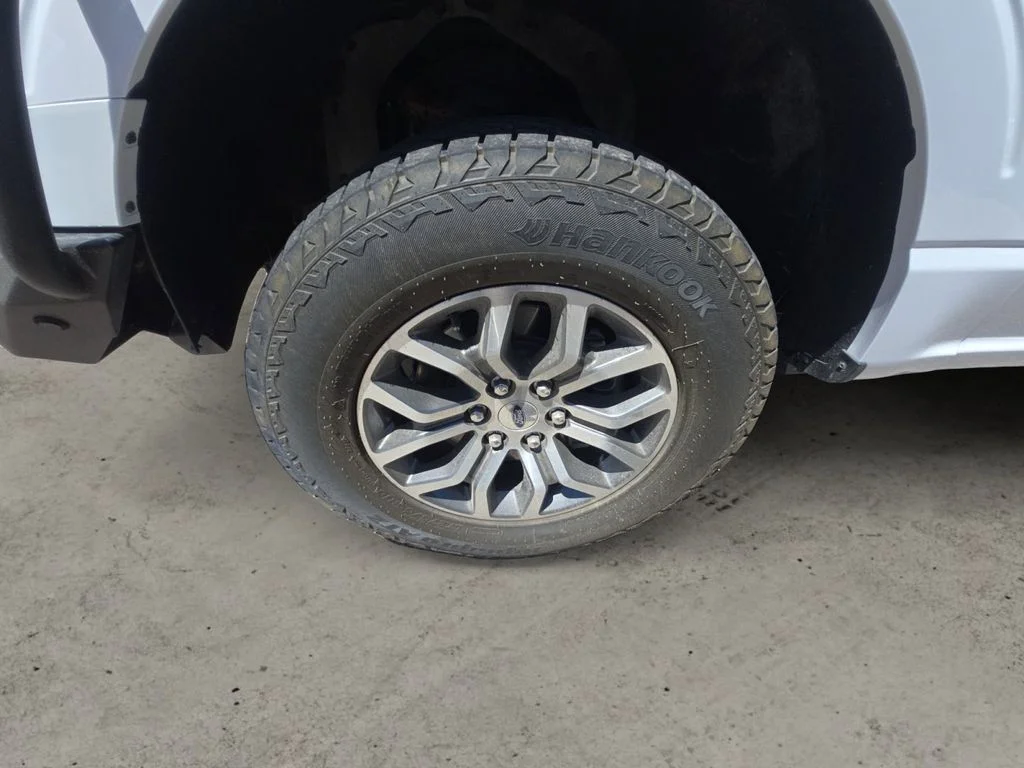 Used 2021 White Ford Lariat image 14