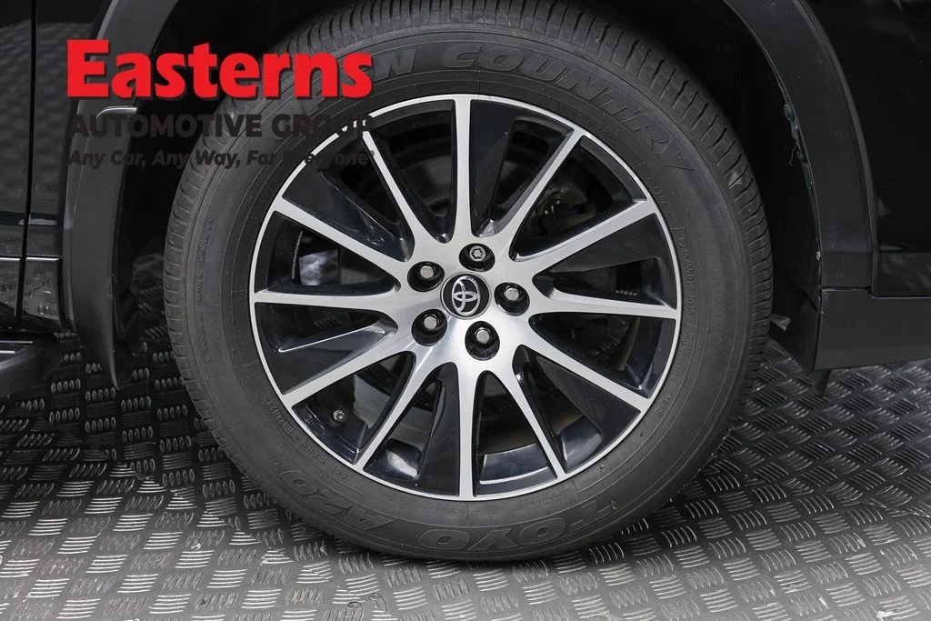 Used 2018 Black Toyota SE image 31