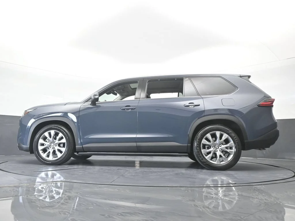 Used 2025 Cloud Toyota Limited image 65