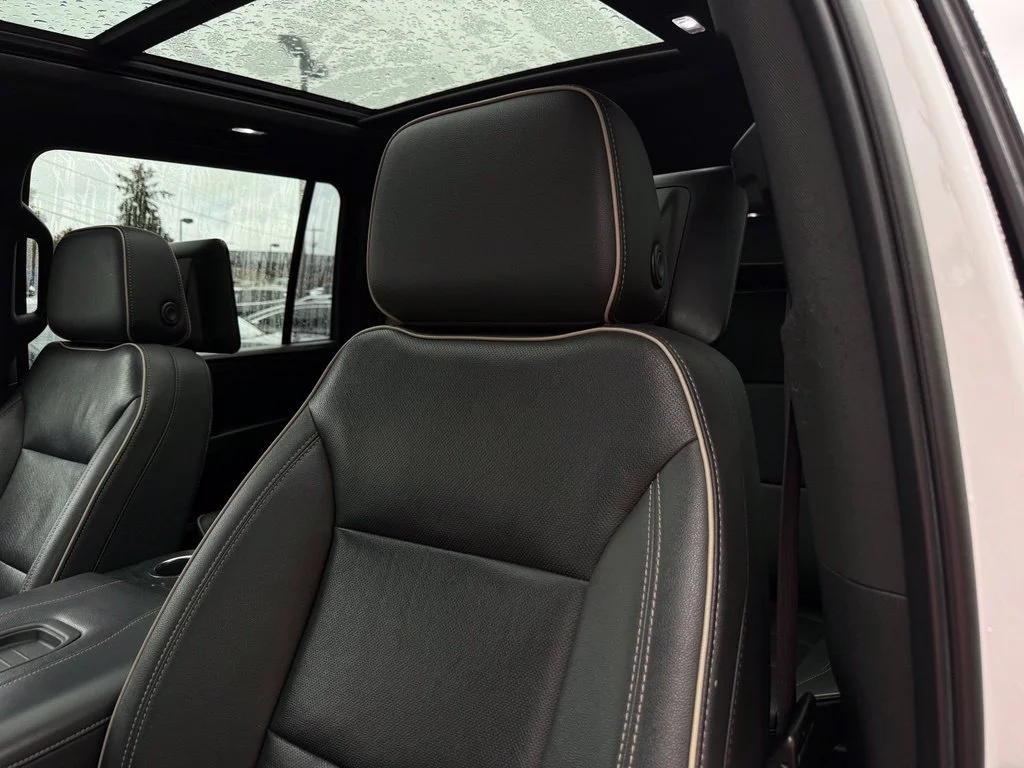 Used 2022 White GMC SLT image 32