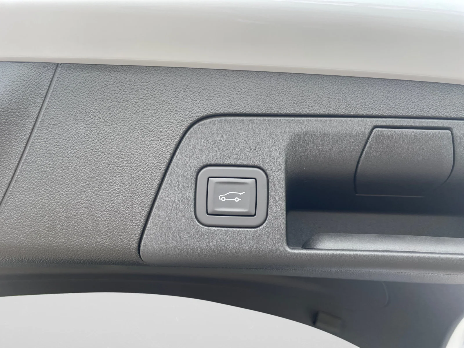 New 2026 Iridescent White Tricoat Buick Sport Touring AWD image 11