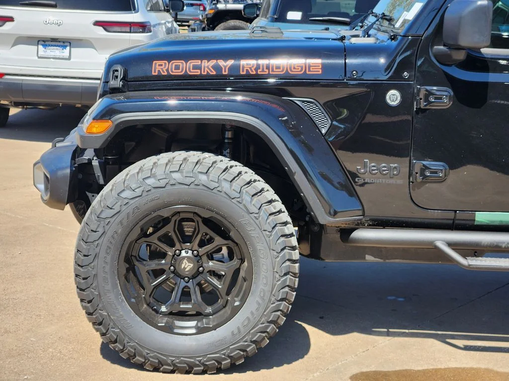 New 2026 Black Clear-Coat Exterior Paint Jeep Sport S image 6