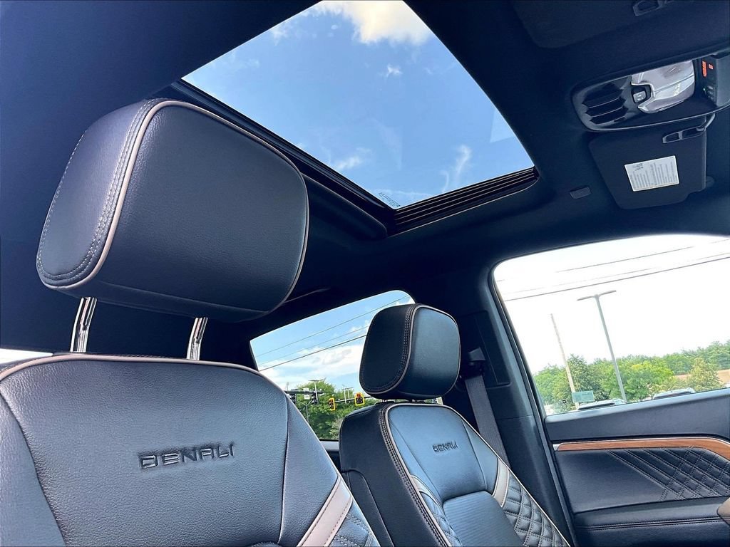 Used 2025 Onyx Black GMC Denali image 21