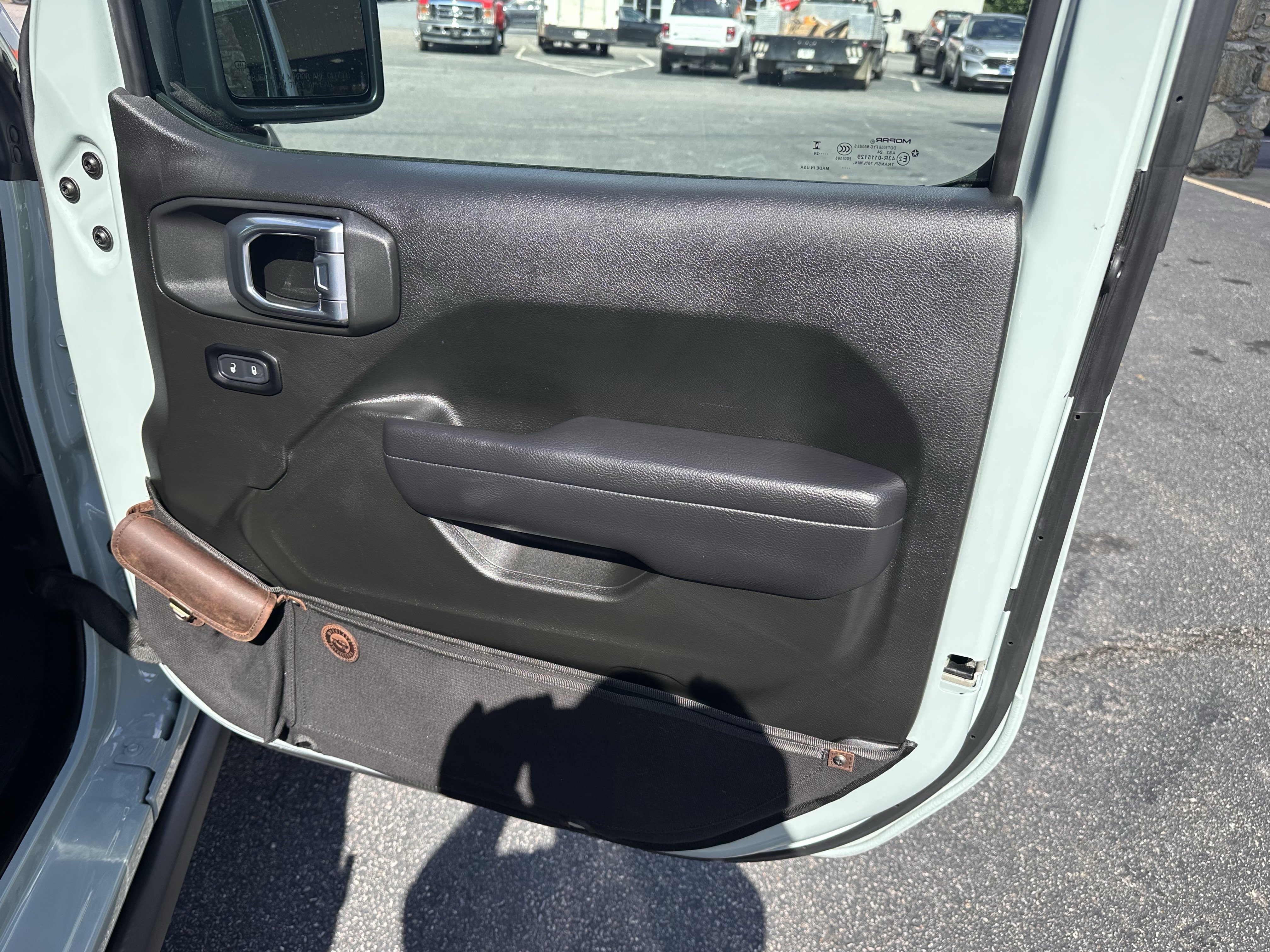 Certified Used 2024 Earl Clearcoat Jeep Rubicon image 13