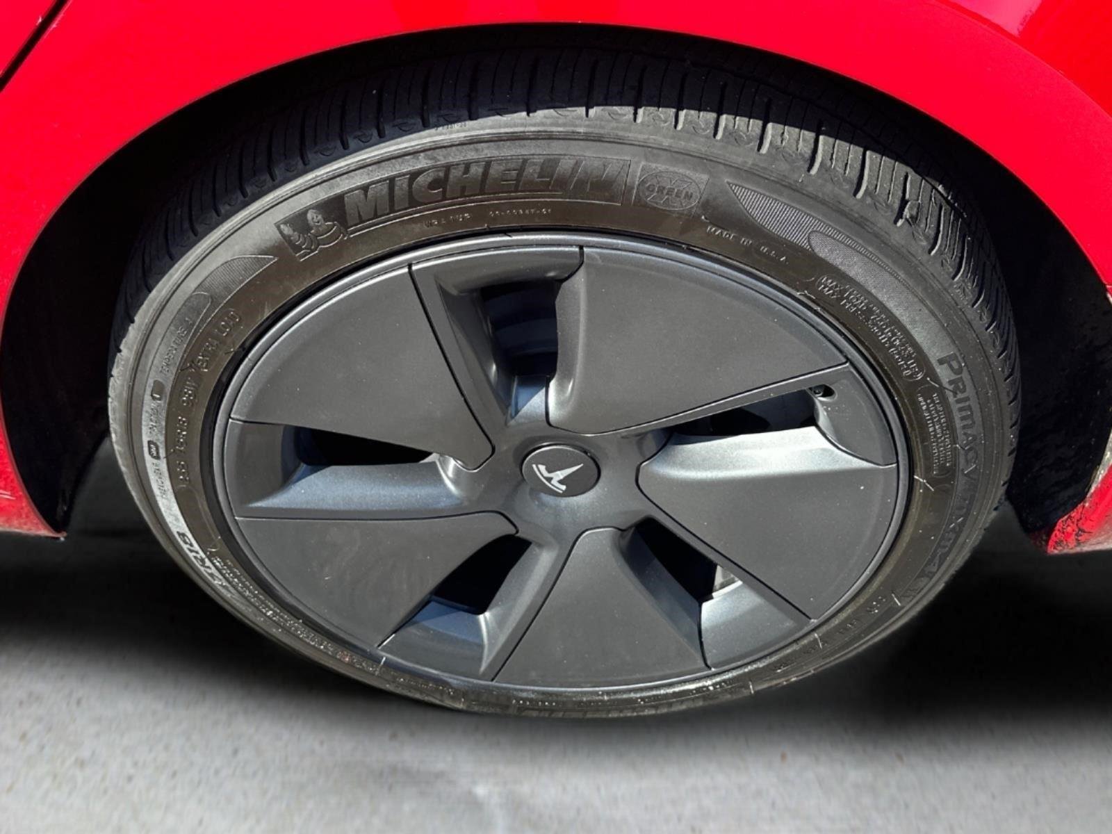 2022 Tesla Model 3 Long Range - Photo 11
