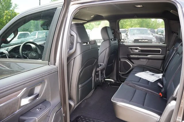 New 2026 Granite Crystal Metallic Clear-Coat Exterior Paint RAM Laramie image 12