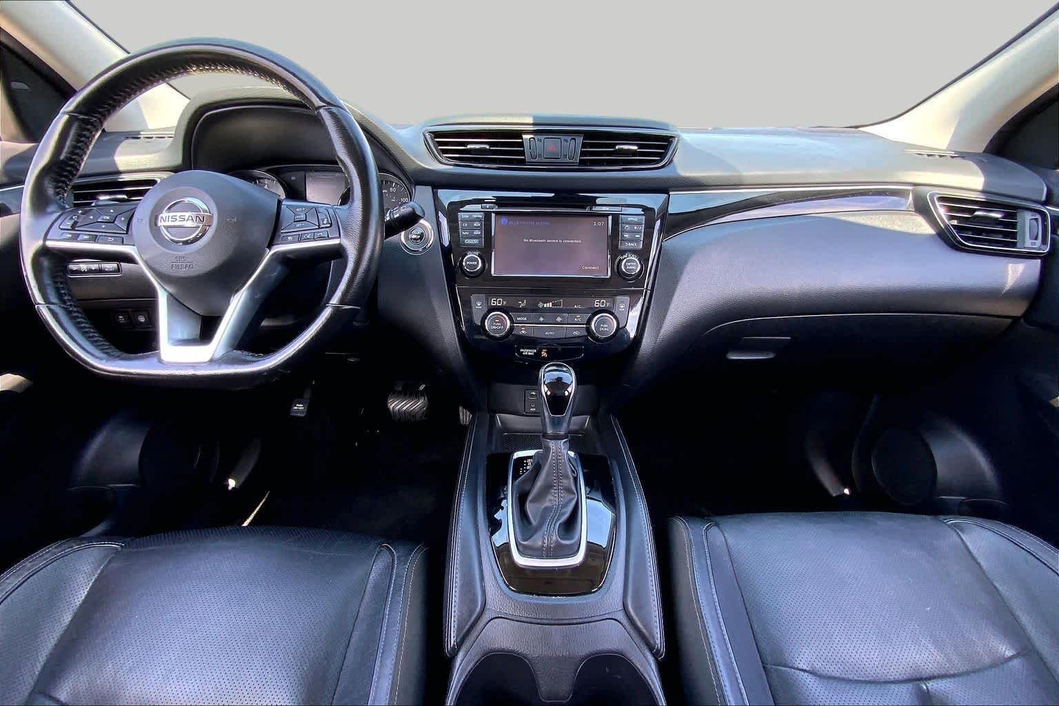 Used 2018 Gun Metallic Nissan SL image 15