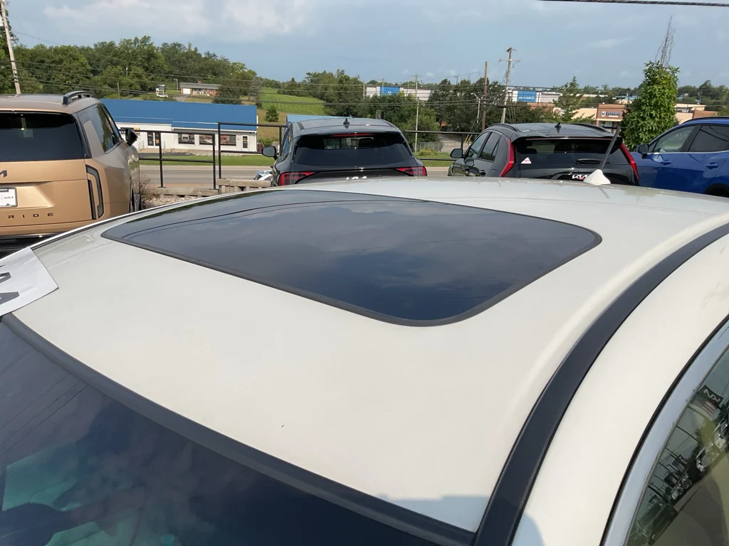 Used 2010 White Honda EX-L image 6