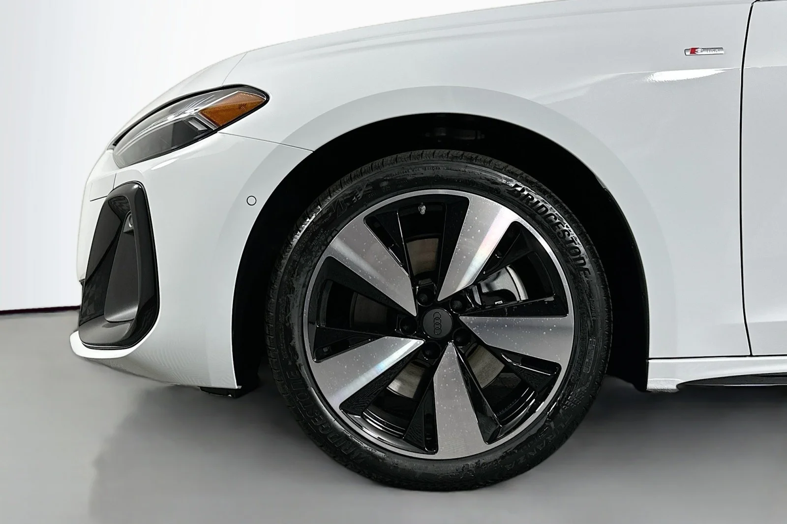 New 2026 Glacier White Metallic Audi Premium Plus image 11