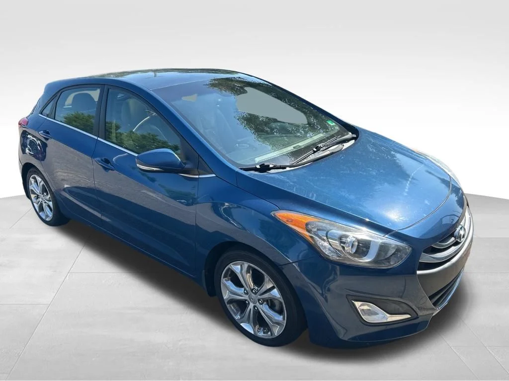 Used 2013 Blue Hyundai Base image 7