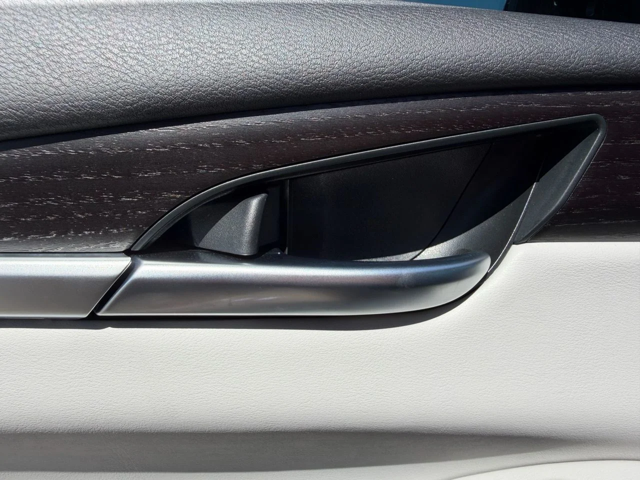 New 2027 Warm Titanium/Black Obsidian INFINITI AUTOGRAPH image 14