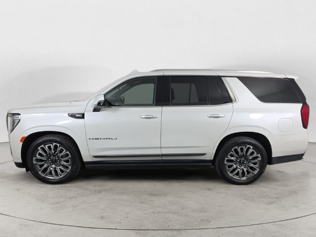 Used 2024 White Frost Tricoat GMC Denali Ultimate image 8