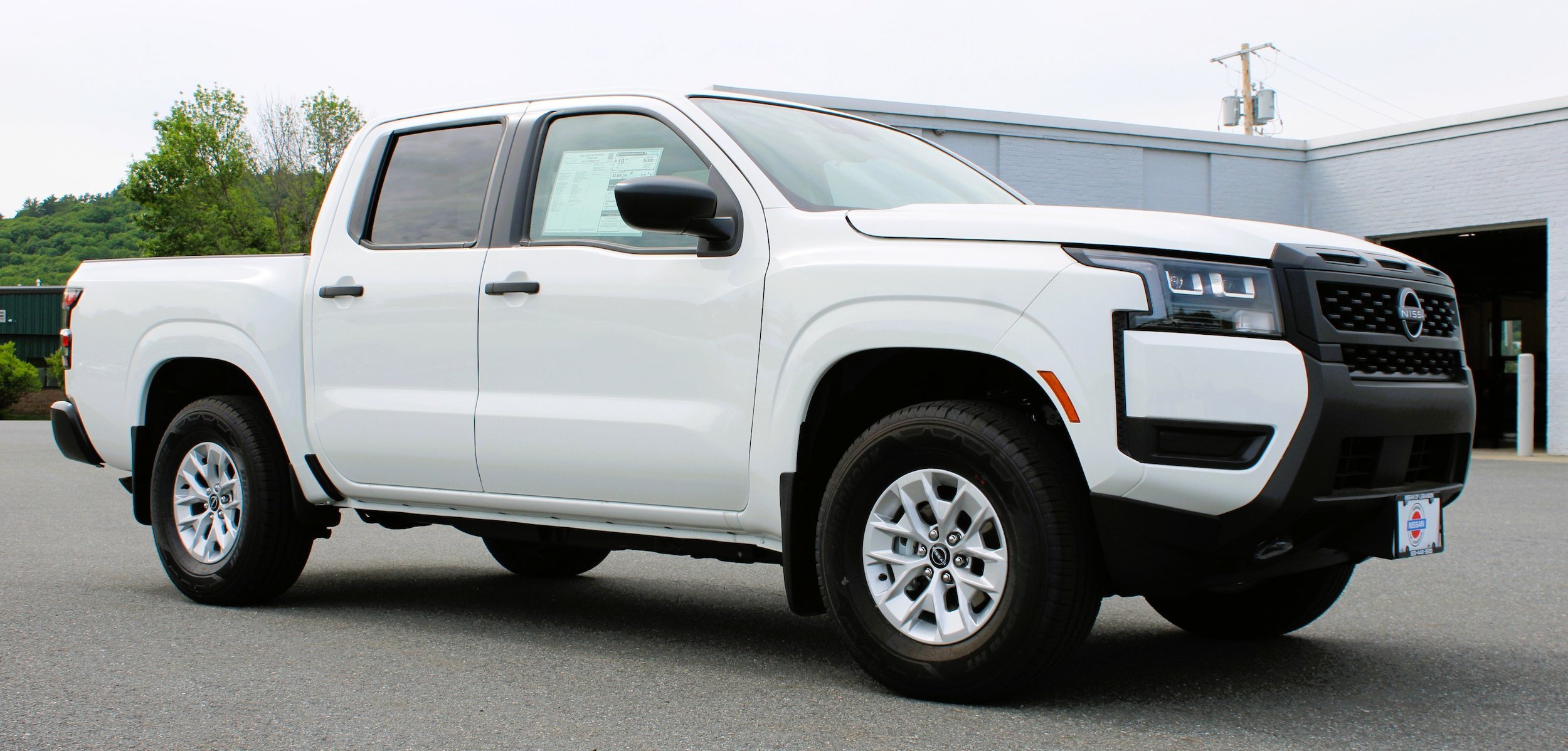 New 2026 Glacier White Nissan Crew Cab S image 5
