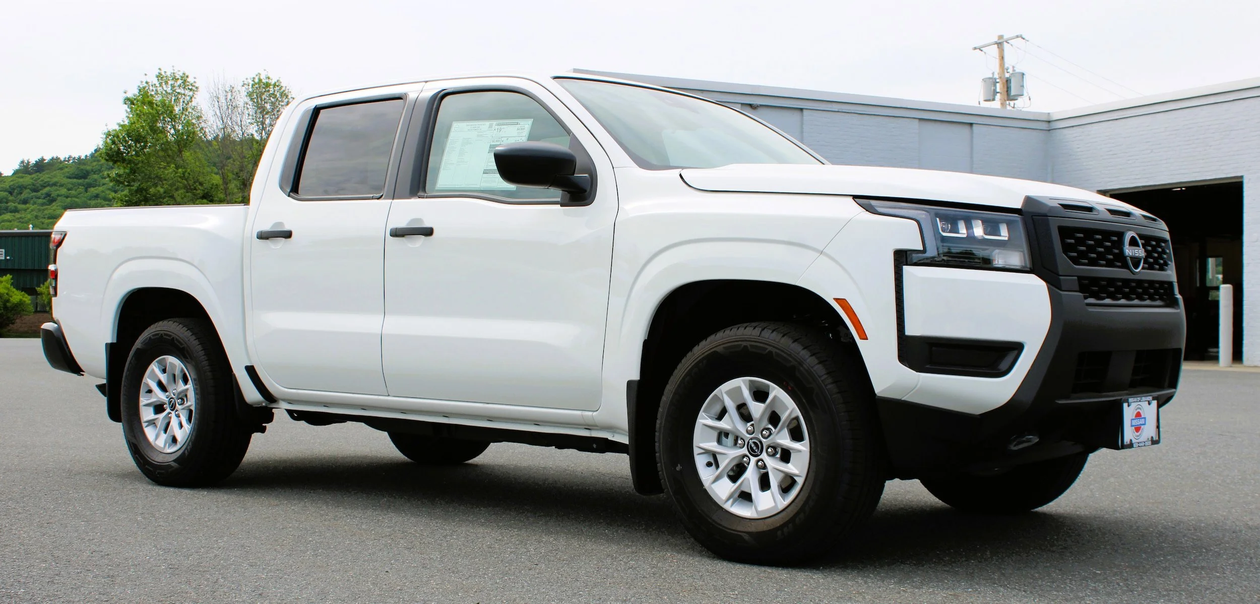New 2026 Glacier White Nissan Crew Cab S image 5