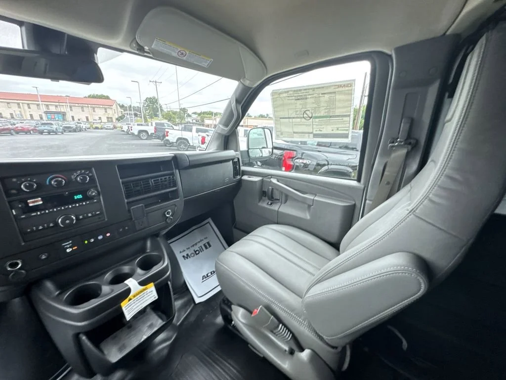 New 2025 Summit White GMC Work Van image 11