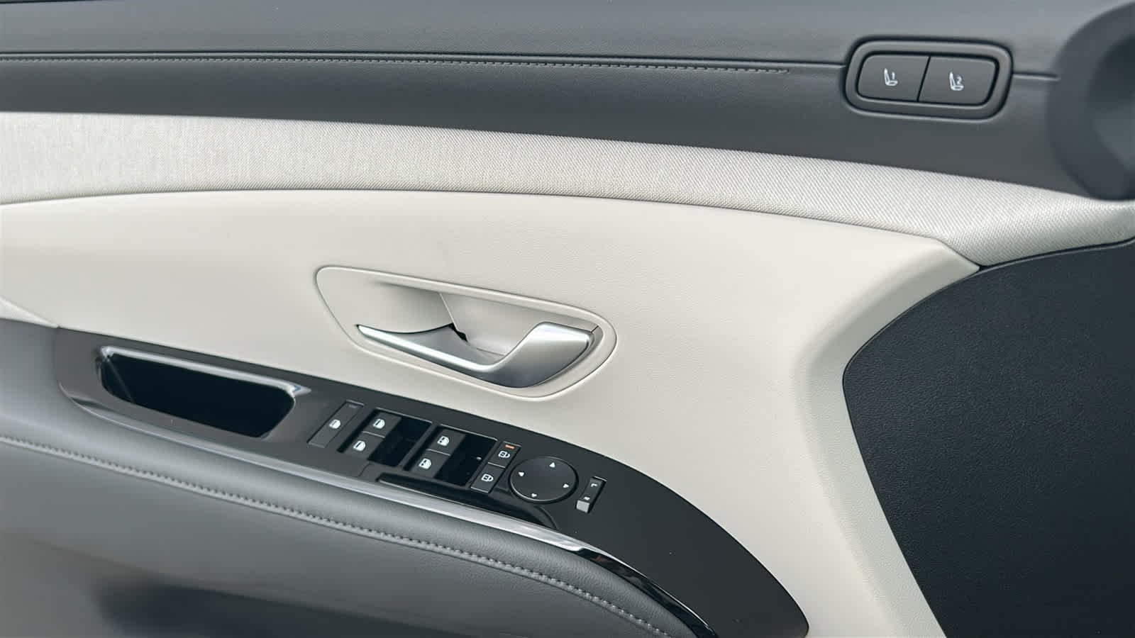 New 2026 Ecotronic Gray Matte Hyundai Limited AWD image 22