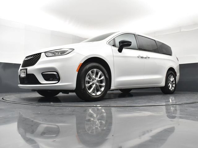2026 Chrysler Pacifica Select - Photo 21
