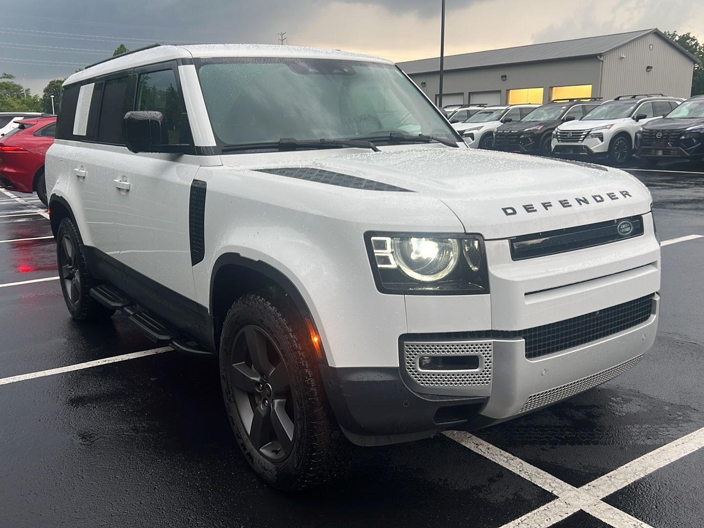 Used 2025 Fuji White Land Rover S image 7