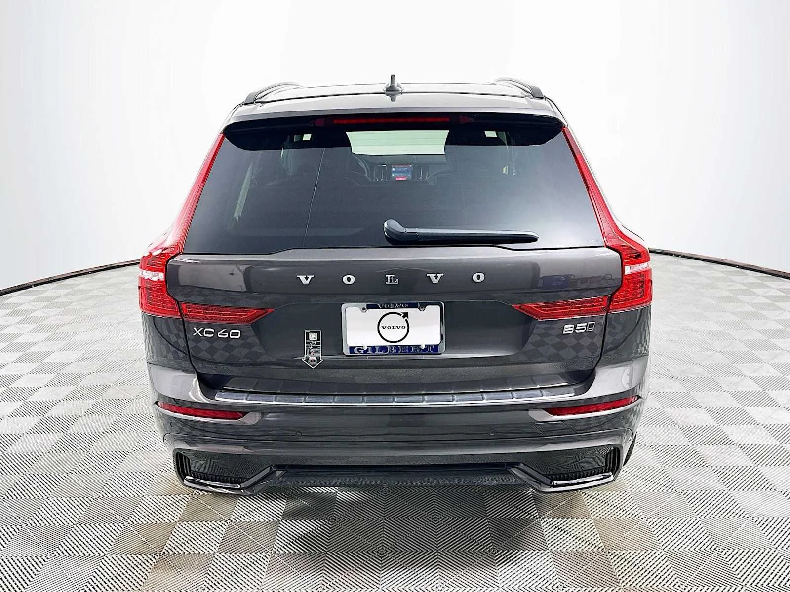 Certified Used 2025 Platinum Grey Volvo Plus image 5