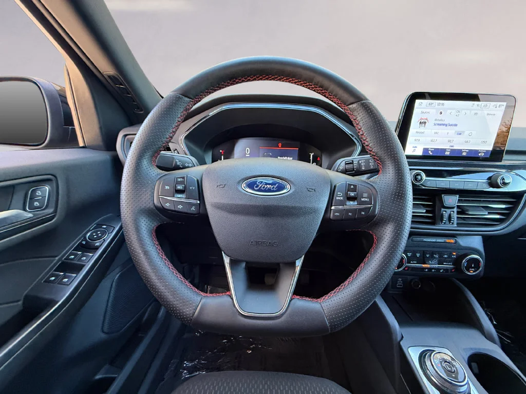 2025 Ford Escape ST-Line Select - Photo 13