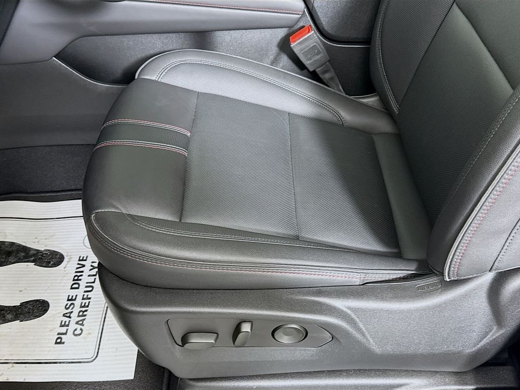Used 2025 Beige Chevrolet RST image 21