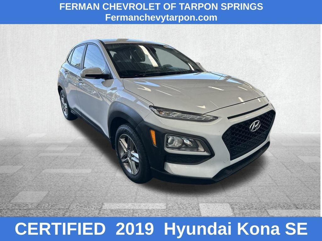 Used 2019 White Hyundai SE image 1