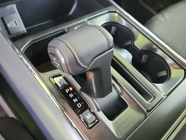 New 2026 Oxford White Ford XLT image 18