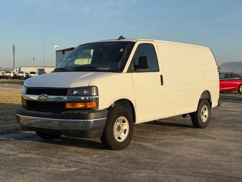 2025 Chevrolet Express 2500 Work Van HD's photo