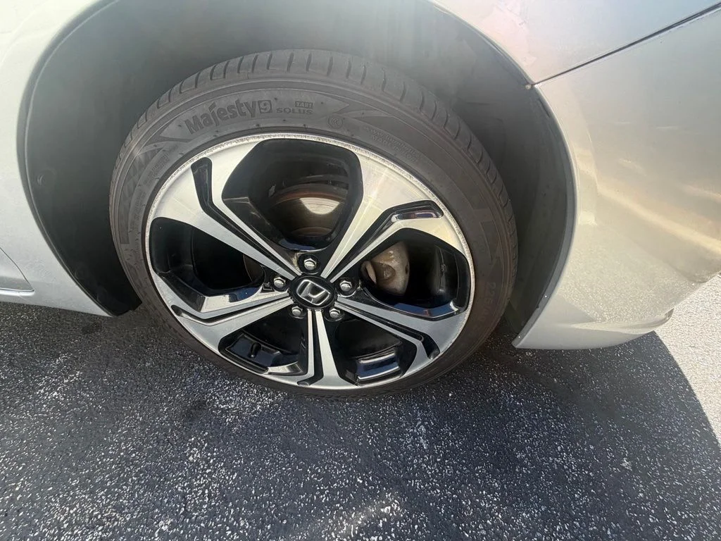 Used 2014 Silver Honda LX image 5