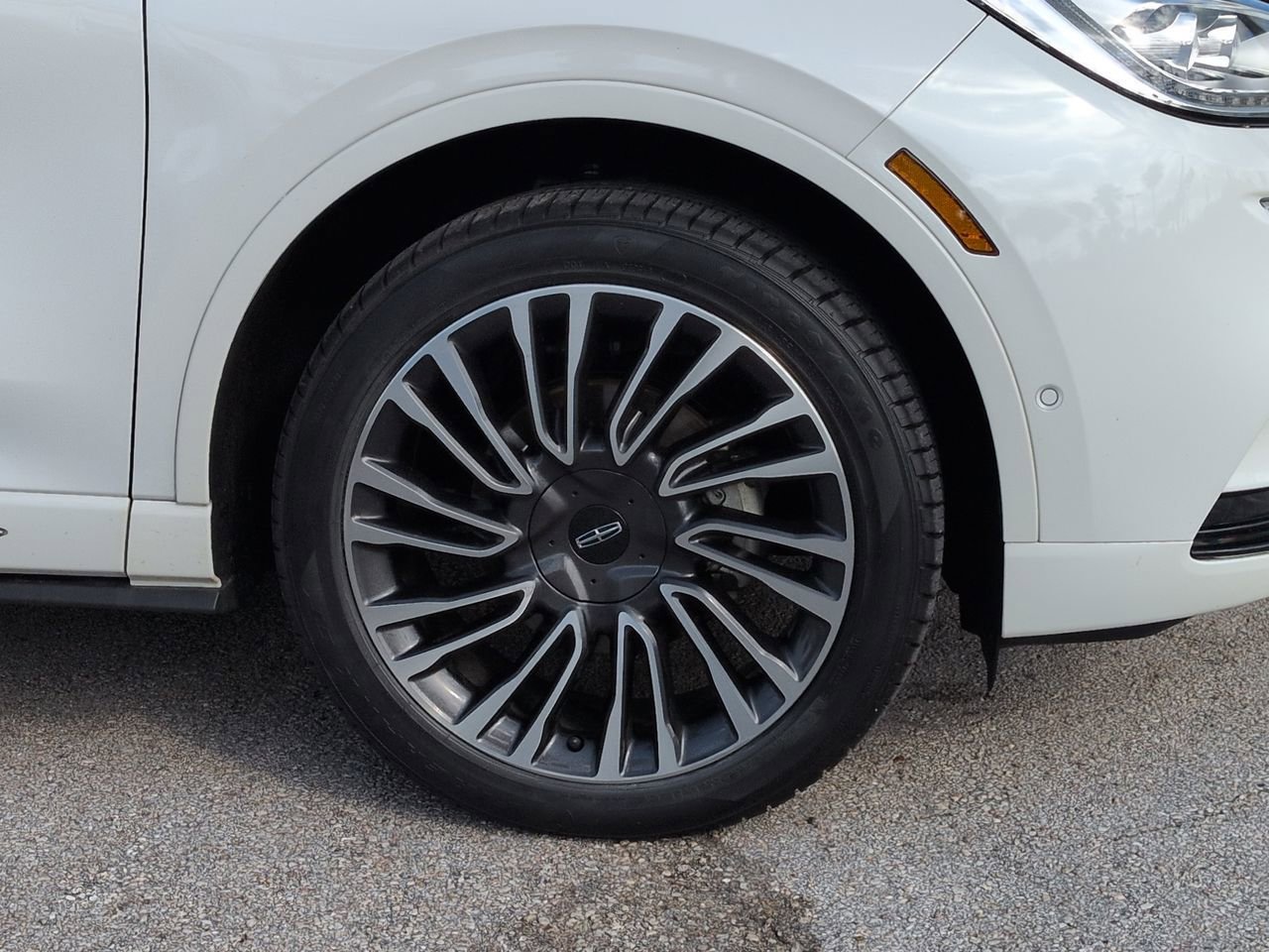 Used 2021 White Lincoln Reserve image 10