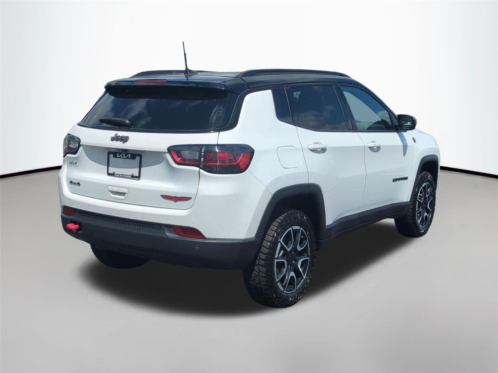 Used 2024 Bright White Clearcoat Jeep Trailhawk image 15