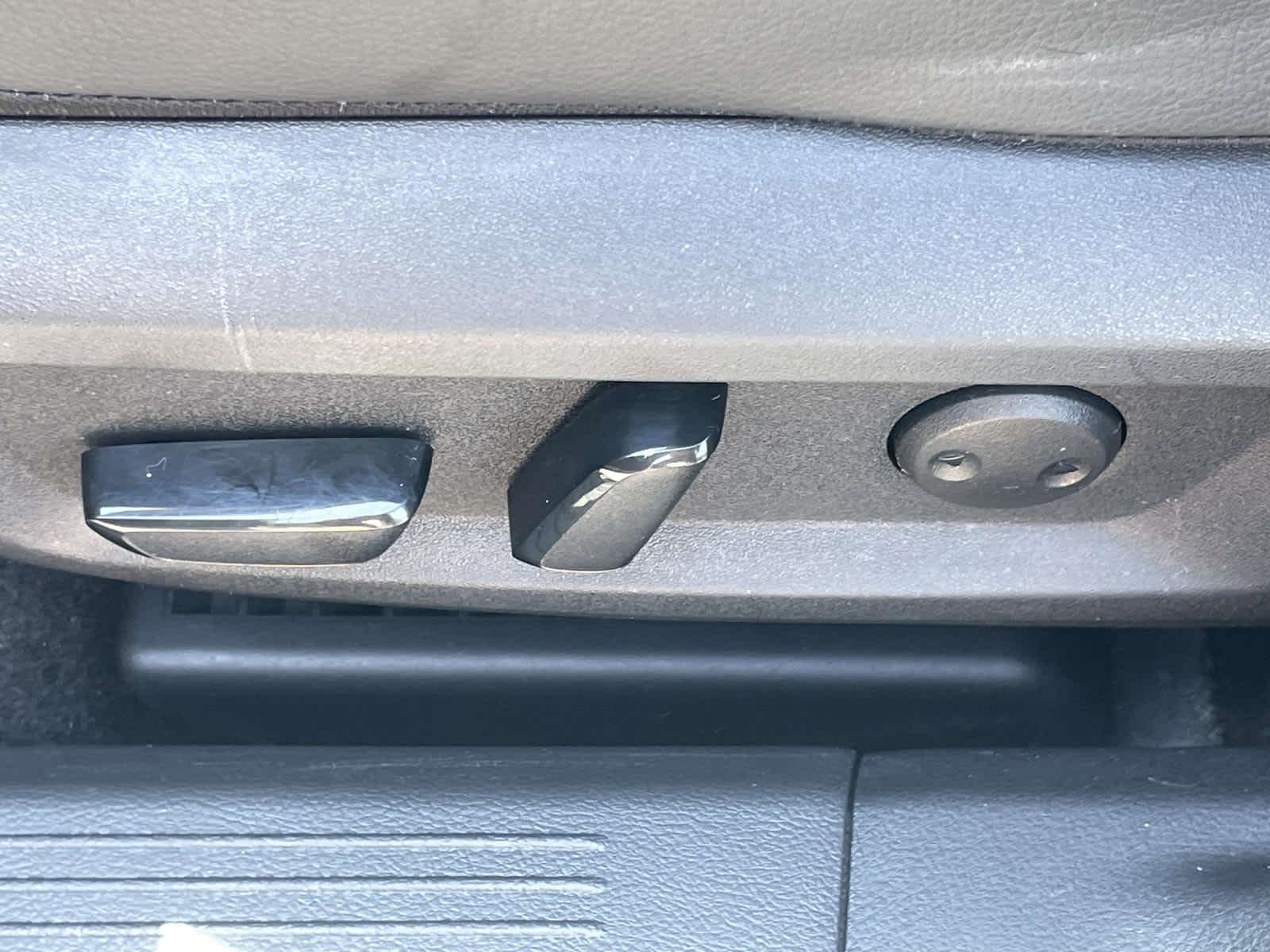 Certified Used 2023 Gun Metallic Nissan SL image 22