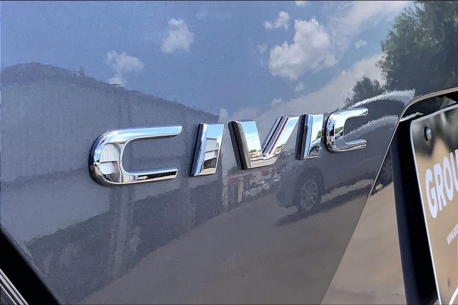 Used 2016 Modern Steel Metallic Honda LX image 29