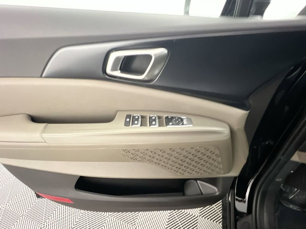 New 2026 Aurora Black Pearl Kia LXS image 16