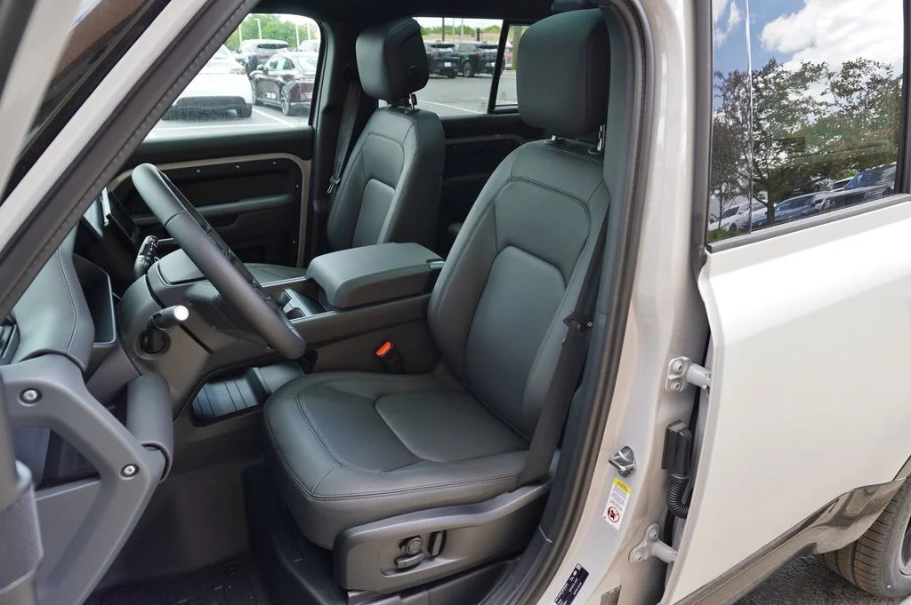 New 2026 Borasco Grey Land Rover X-Dynamic SE image 13
