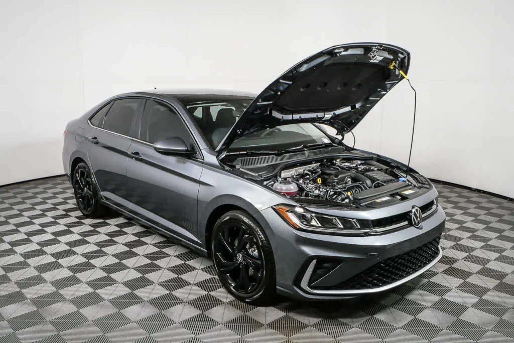 New 2026 Platinum Gray Metallic Volkswagen SE image 33