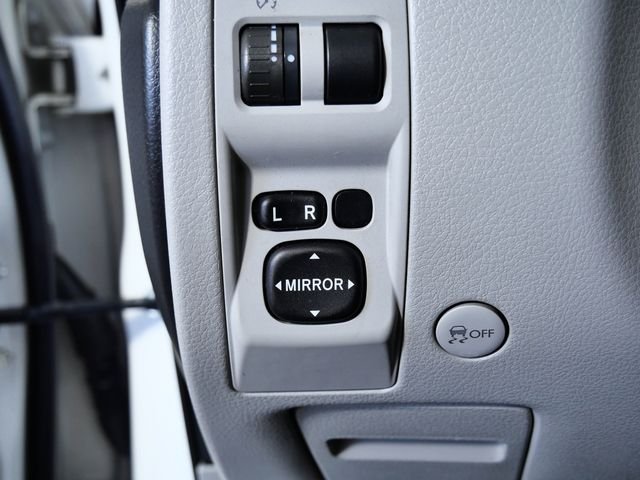 Used 2011 White Subaru 2.5X image 25