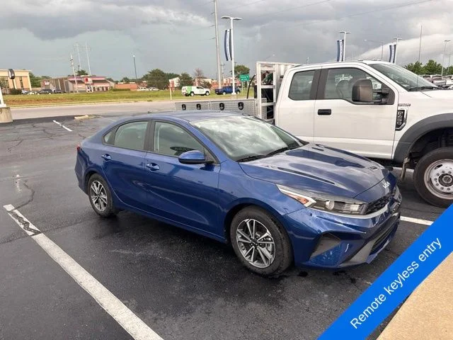 Used 2024 Deep Sea Blue Kia LXS image 3