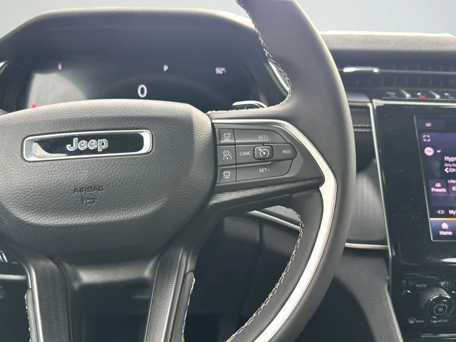 Used 2025 White Jeep Laredo image 17