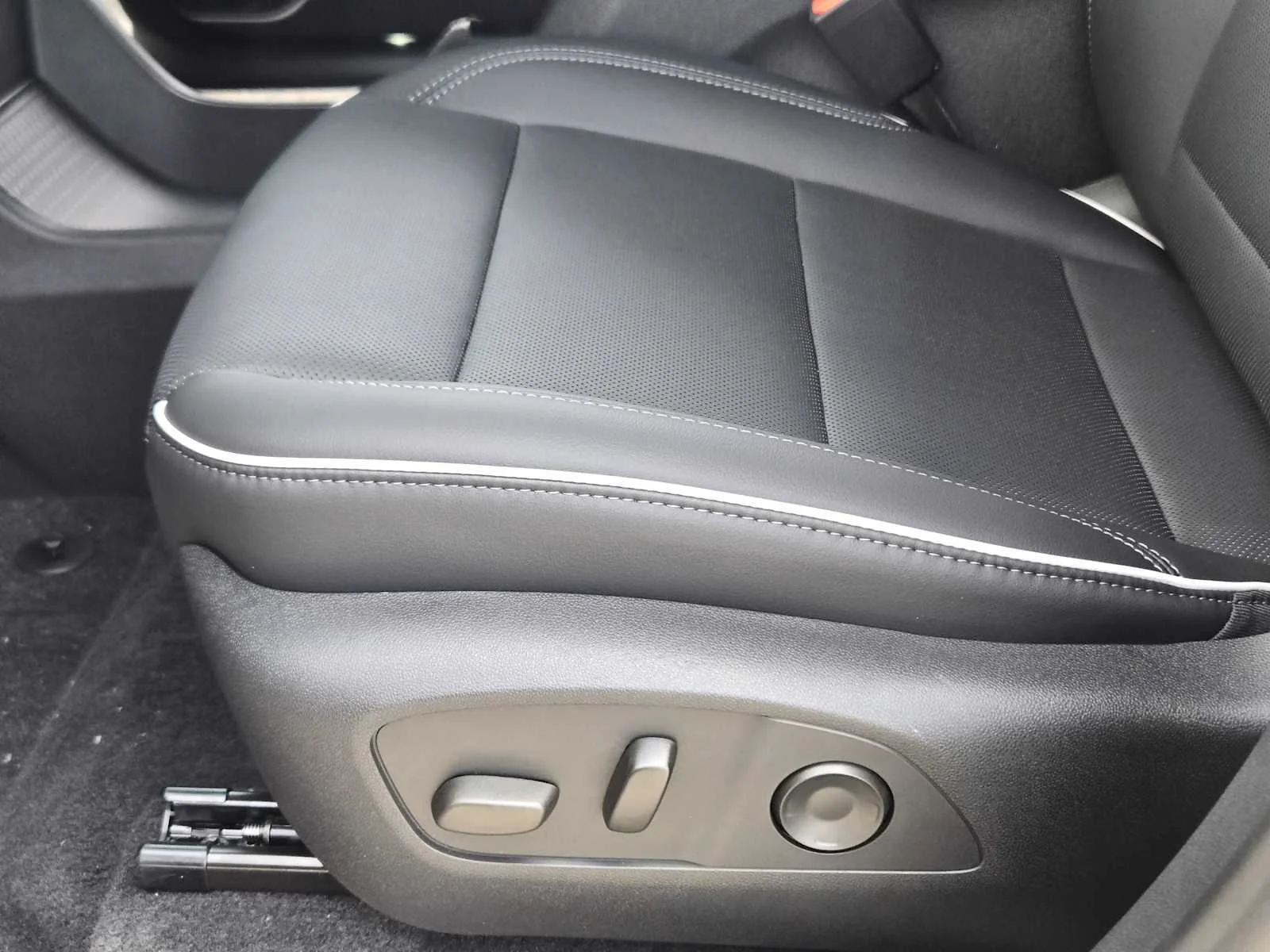 New 2027 Ebony Twilight Metallic Buick Sport Touring image 16