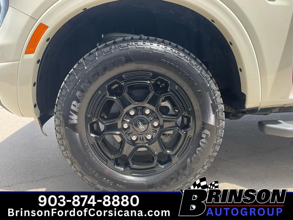Used 2025 Desert Sand Ford LARIAT image 13