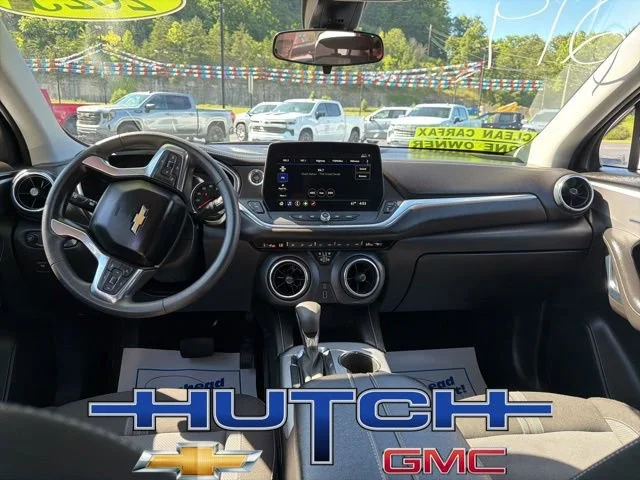 Used 2025 Summit White Chevrolet 2LT image 18