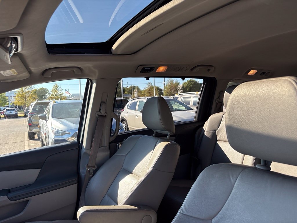 Used 2016 Gray Honda EX-L image 4